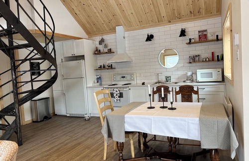 Sainte-Marguerite-du-Lac-Masson Cabina | Chalet au toit vert