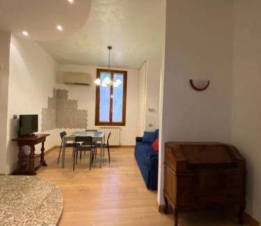 Dorsoduro Apartamento | Ca' Santa Marta Apartment