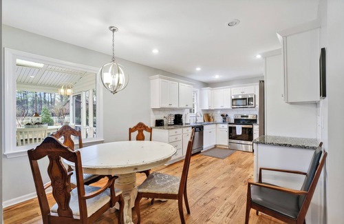 Wilmington Casa | CA Style Sanctuary 4BR3BA house with Heated Saltwater Pool and Hot Tub