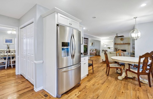 Wilmington Casa | CA Style Sanctuary 4BR3BA house with Heated Saltwater Pool and Hot Tub