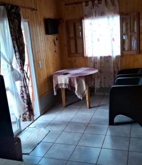 Puerto Leoni Casa | Cabaña Aguacaté