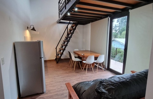 San Carlos de Bariloche Cabina | Cabañas calidas y comodas , rodeado de bosques.Próximo a centro comercial