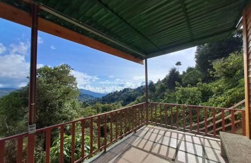 Canton Dota Chalet De Esquí | Cabaña Cebra - THE Spot for GREAT Sunset views!