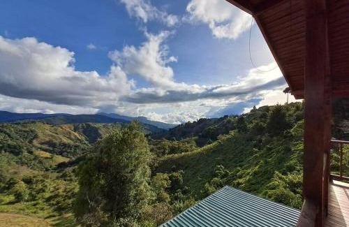 Canton Dota Chalet De Esquí | Cabaña Cebra - THE Spot for GREAT Sunset views!