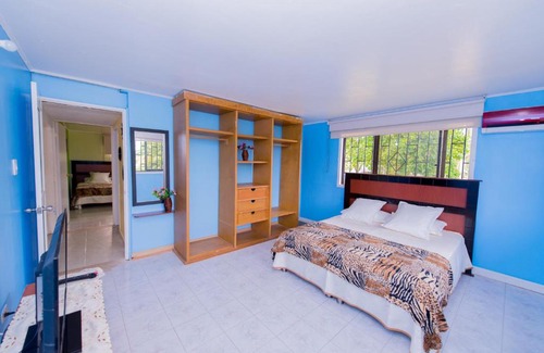 La Loma Casa | Cabaña con piscina, ideal para parejas y familias!
