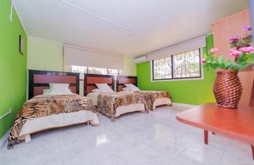 La Loma Casa | Cabaña con piscina, ideal para parejas y familias!