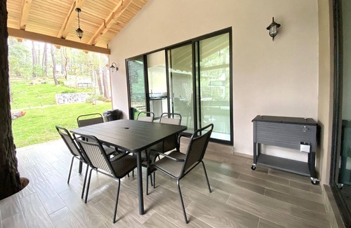 Mazamitla Cabina | ¡cabaña de Lujo con Jacuzzi! Terraza con Vista al Bosque, Ideal Para Familias