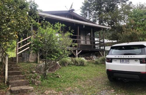 Santa Cruz de Turrialba Casa | Cabaña El Bosque