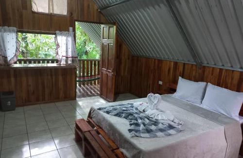 Katira Chalet De Esquí | Cabaña Escondida Rio Celeste