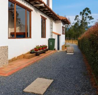 Villa de Leyva Casa | Cabaña familiar con 4 dormitorios y baños privados