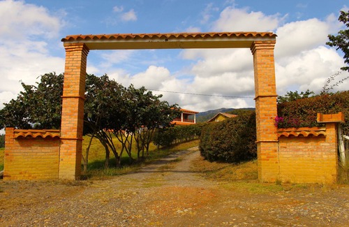 Santa Sofia Casa | Cabaña La Estancia - just a few kilometers from Villa de Leyva!