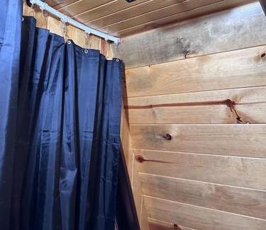 San Jose del Pacifico Chalet De Esquí | Cabaña nueva en el bosque y cerca al río Starlink