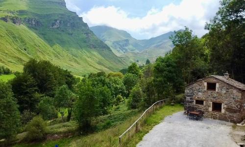 San Roque de Riomiera Chalet De Esquí | Cabaña Pasiega Lo Bartulo