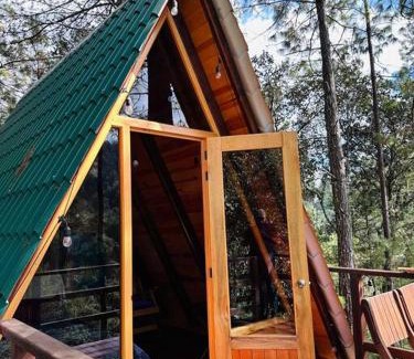San Jose del Pacifico Chalet De Esquí | Cabaña privada en el bosque, cerca al rio Starlinkk