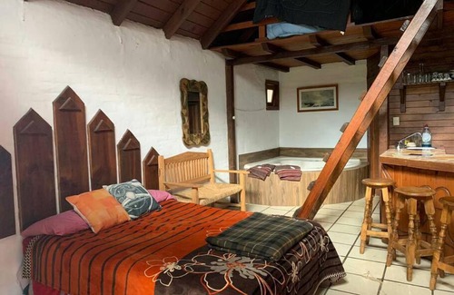 Mazamitla Apartamento | Cabaña romantica Odette en zona boscosa con WiFi