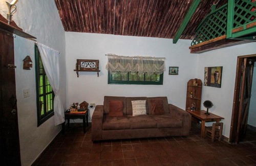 El Valle de Anton Casa | Cabaña Sueño Esmeralda frente Chorro el Macho