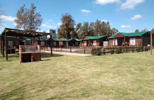 Francisco Alvarez Casa | Cabañas, bungalows, casas, departamentos, a 41 km de la Capital Federal