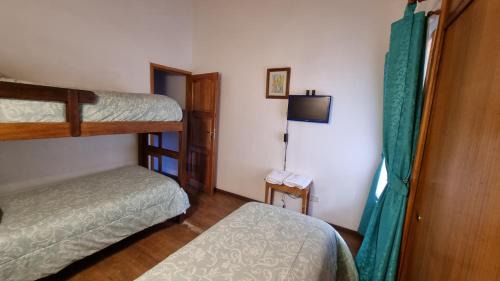 Lanin National Park Chalet De Esquí | Cabañas frente al lago vista al jardin