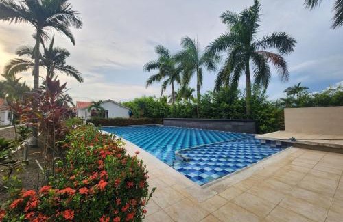 Menegua Casa | CABAÑAS Puerto López