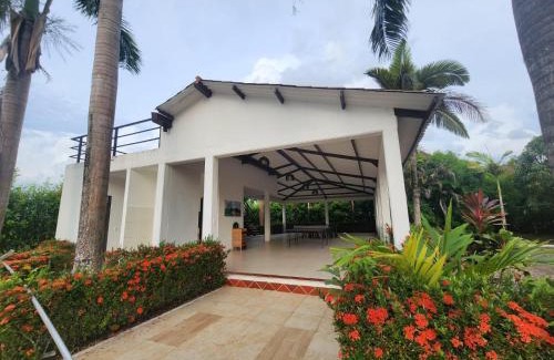 Menegua Casa | CABAÑAS Puerto López