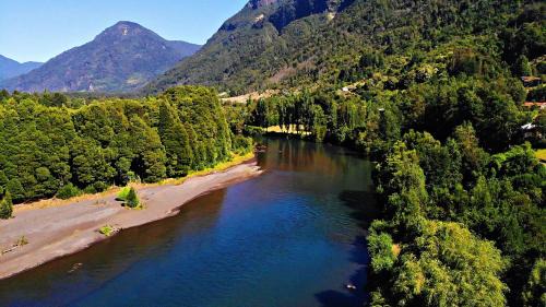 Conaripe Casa | Cabañas Ruka Rayun vista y acceso al lago en Coñaripe