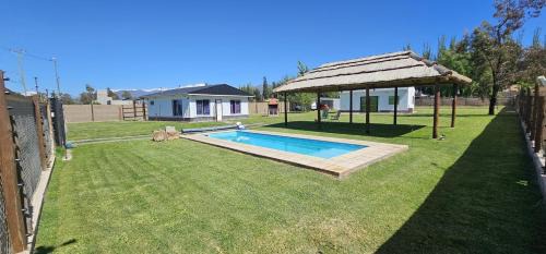 Las Compuertas Chalet De Esquí | Cabañas Willy Azul con pileta climatizada y parque en Mendoza