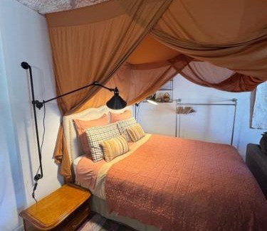 Cadenet Casa | CaBaNa 52 La Suite troglodyte Proche Lourmarin