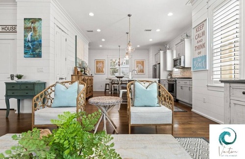 Lakeside at Blue Mountain Beach Casa | Cabana Banana - Pet Friendly / 4 Bikes / 6-Seater Golf Cart