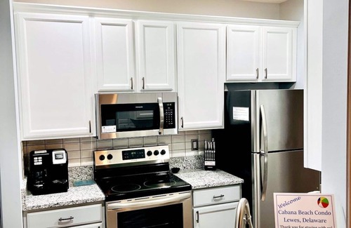 Villages of Five Points Condominio | Lewes DE Vacation Condo - 1 ° PISO - PERRO AMISTOSO - 2 piscinas - Tenis y senderos