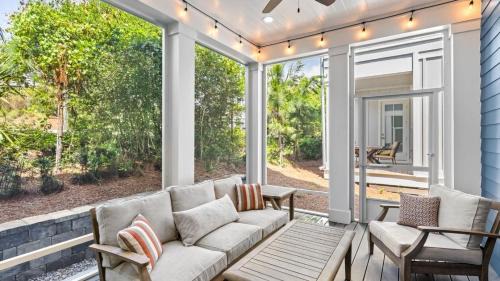 Lakeside at Blue Mountain Beach Casa | Cabana Blue by AvantStay Walk to Beach Golf CartBikes Included Pool Access