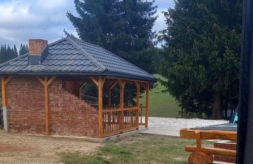 Saru Dornei Chalet De Esquí | Cabana Corbilor The Raven's Hut