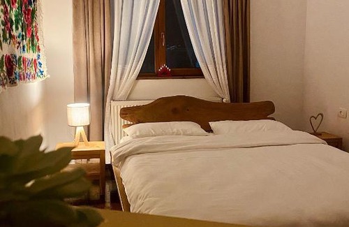 Borsa Chalet De Esquí | Cabana Elena