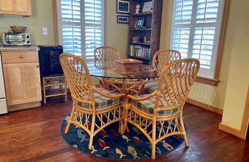 Ocracoke Condominio | Cabana I: Perfect getaway for two that offers a shared pool.