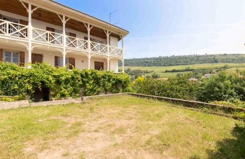 Berze-la-Ville Casa | Cabana & La Galerie Mâconnaise