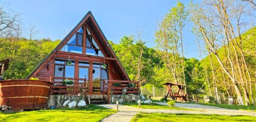 Fenes Cabina | Cabana Pietrar