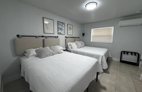 Capri Isle Hotel | Cabanas of Treasure Island #8
