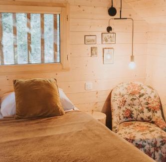 Vernay Casa | Cabane de la Saône by Lyon Country House