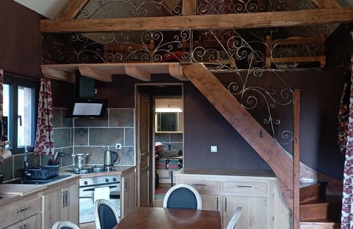 Alligny-en-Morvan Cabina | Cabane Maxi Tiny, Gite et Chambres au Calme en Lisière de Forêt Avec Étang Pêche