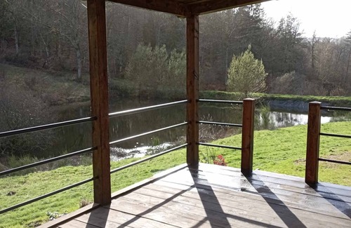 Alligny-en-Morvan Cabina | Cabane Maxi Tiny, Gite et Chambres au Calme en Lisière de Forêt Avec Étang Pêche