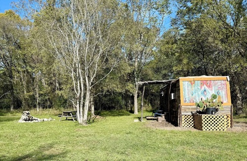 Huntsville Cabina | Cabin 1 Cozy cabin close to Sam Houston Park