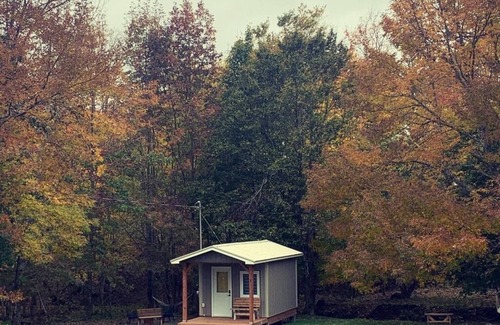 Balmoral Mills Cabina | Cabin 1 - Luxury Glamping , unique Tiny, Cozy, Romantic- w/hot tub on Property