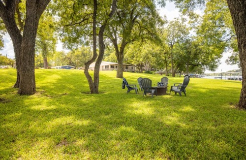 Burnet Cabina | Cabin 1 - One bedroom near the Arcade and Pool