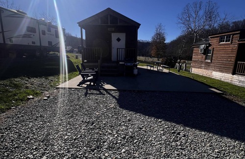 Dickerson Run Cabina | Cabin 1 - So comfy and you'll have everything you need in this cabin for a great get a way.
