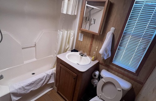 Dickerson Run Cabina | Cabin 1 - So comfy and you'll have everything you need in this cabin for a great get a way.