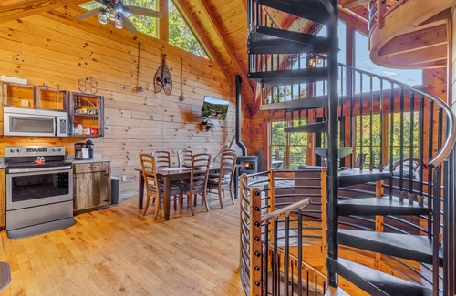 Stanardsville Cabina | Cabin #10 - Our Mountain Cabin | 4 Bed, 3 Bath