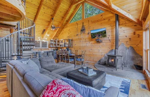 Stanardsville Cabina | Cabin #10 - Our Mountain Cabin | 4 Bed, 3 Bath
