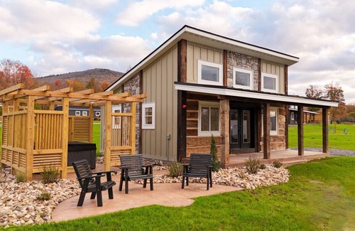 Timberline Cabina | Cabin 16 One Bed Modern Luxury w Hot Tub