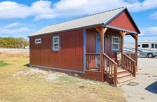 Bridgeport Cabina | Cabin 2: Cozy Comfort by the Lake—Your Perfect Bridgeport Getaway