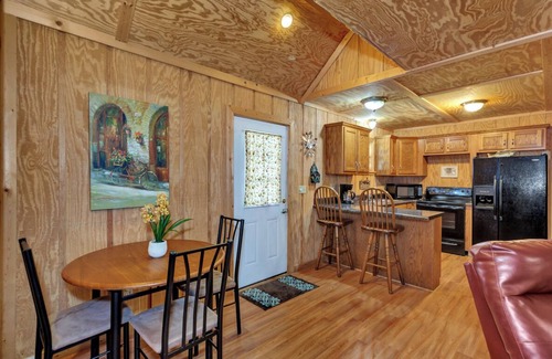 Langston Cabina | Cabin #2 Fisherman's Landing / Fishing Cabin w/ Covered Boat Shelter Sleeps 5