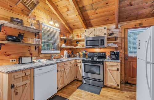 Stanardsville Cabina | Cabin #2 - Granny B`s | 2 Bed, 1 Bath